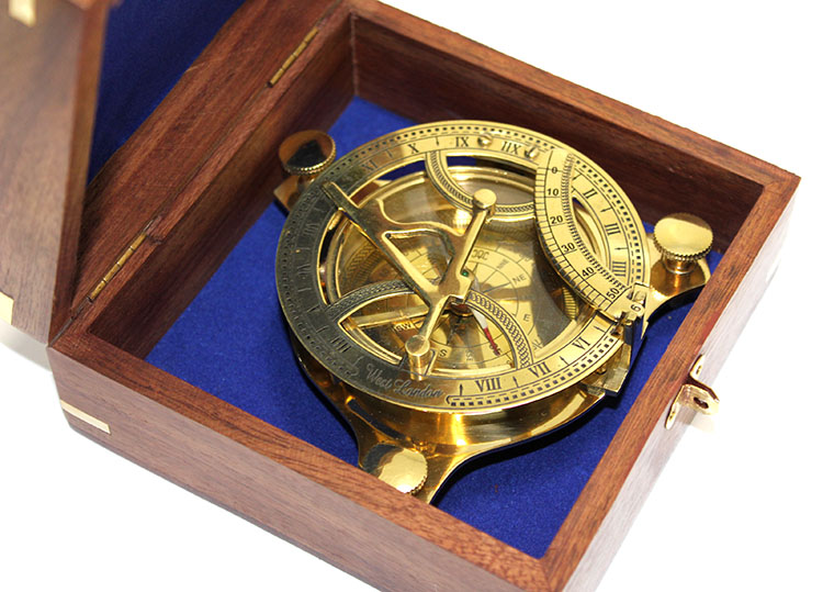 Handmade%20Brass%20Sundial%20and%20Compass%20in%20Wooden%20Box%2015640