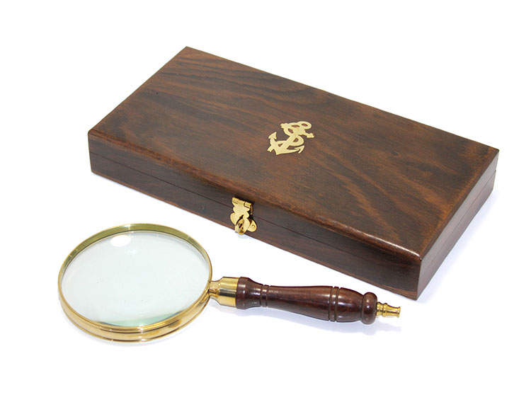 Brass%20Magnifier%20in%20Wooden%20Box%202055