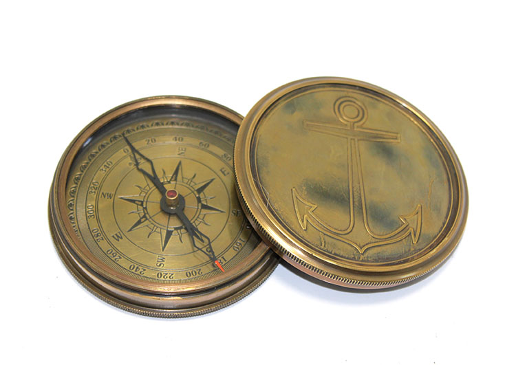 Brass%20Anchor%20Engraved%20Practical%20Compass%207221A