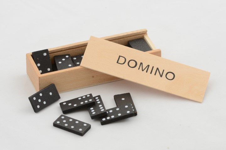 Wooden%20Domino%20Box%20ALK105