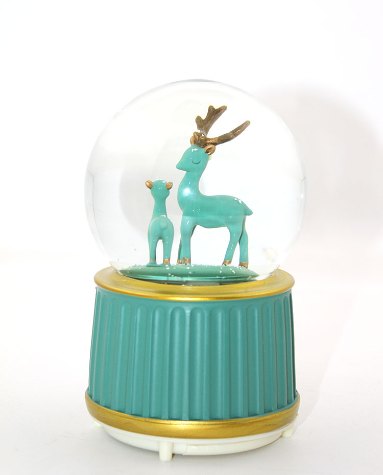 Deer%20Lighted%20Musical%20Snow%20Globe%2013%20Cm%20Alk1986