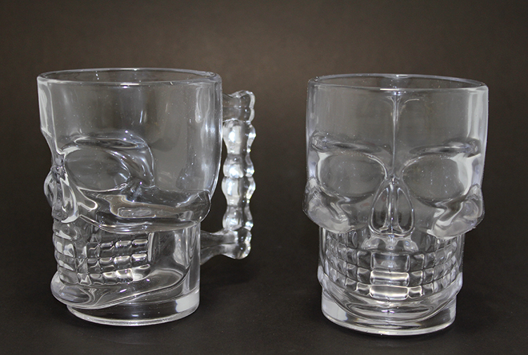 2%20Piece%20Glass%20Skull%20Mug%20Set%20Alk2148