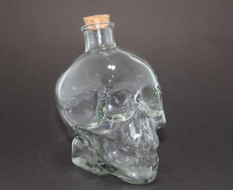 Glass%20Skull%20Liquor%20Bottle%2016%20Cm%20Alk2154