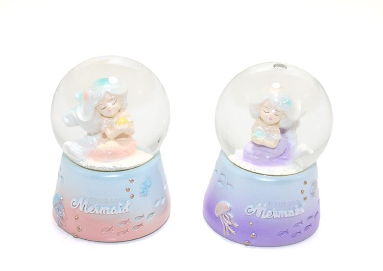 Lighted%20Mini%20Snow%20Globe%207%20cm%20ALK310