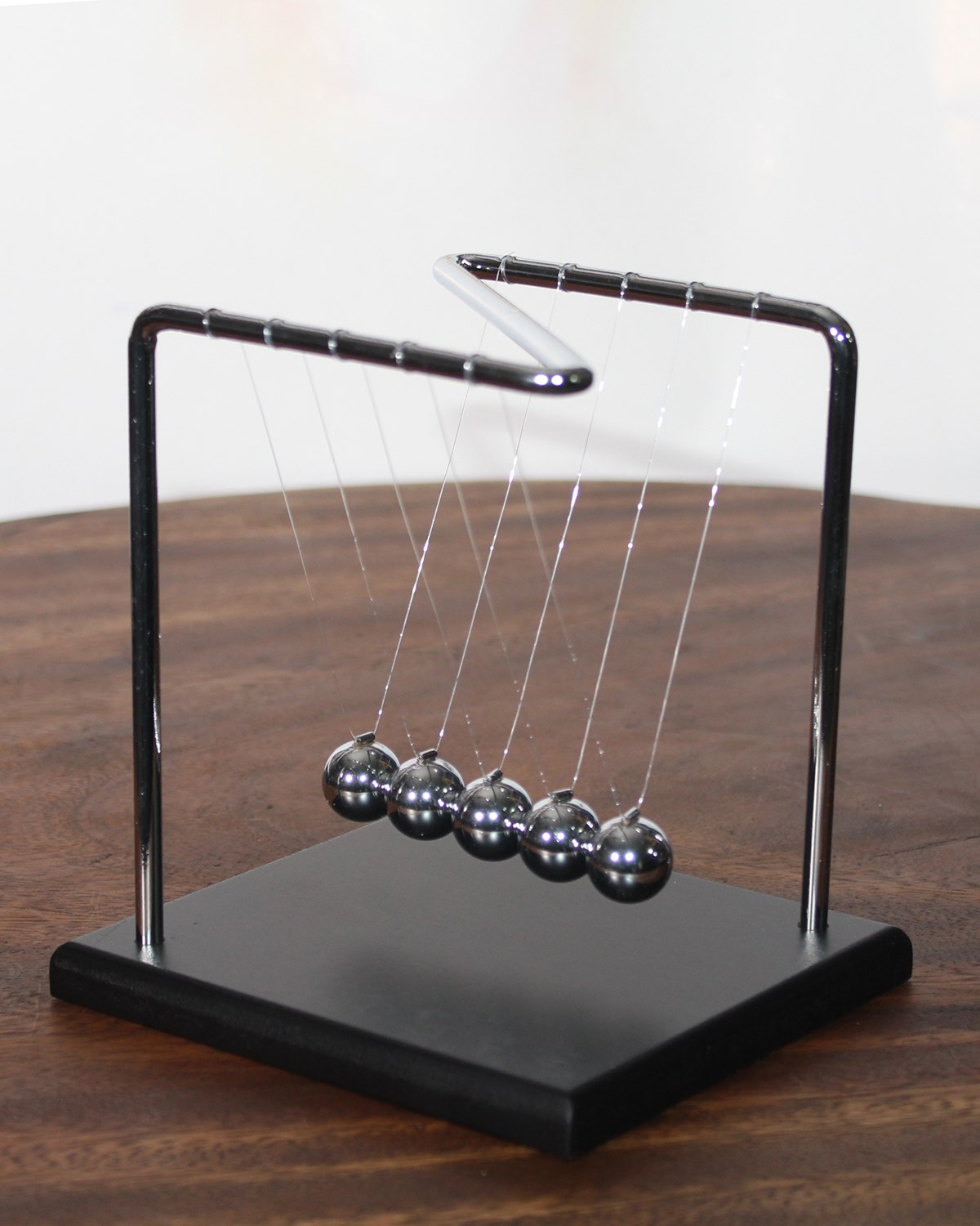 Newton%20Colliding%20Balance%20Balls%20Newton%20Cradle%20ALK70