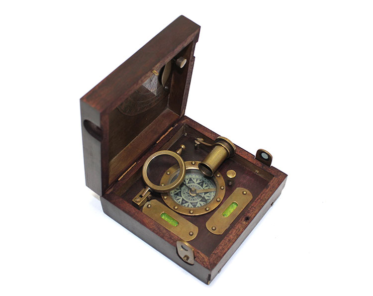 Brass%20Compass%20in%20Wooden%20Box%20KSK114