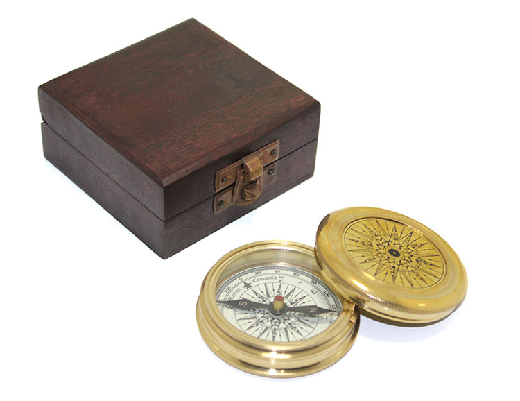 Brass%20Compass%20in%20Wooden%20Box%20KSK115