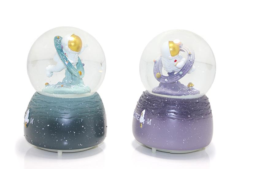 Light Music Spray Snow Globe 16 cm ALK268