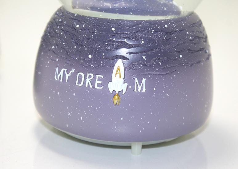 Light Music Spray Snow Globe 16 cm ALK268