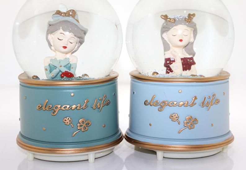 Snow Globe Light Music Globe 13 Cm ALK280