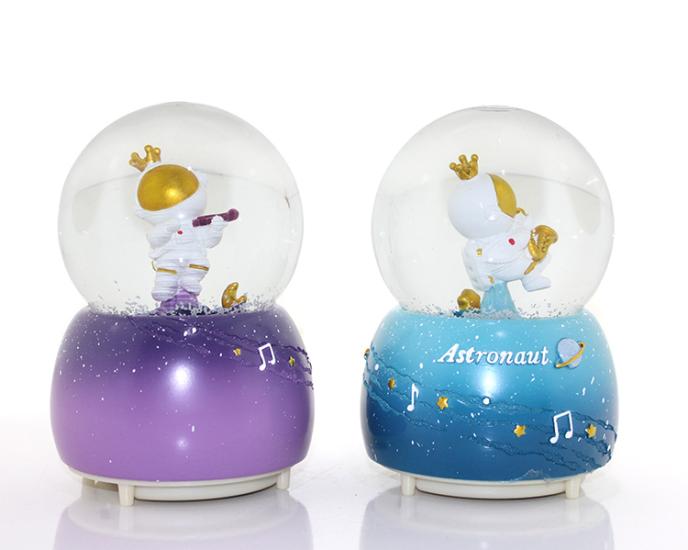 Snow Globe Light Music Globe 13 Cm ALK294