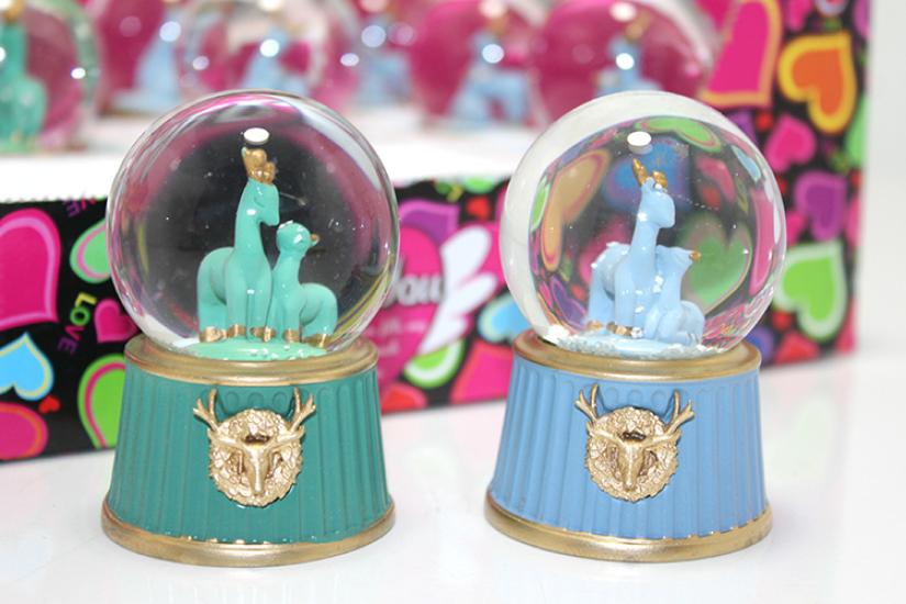 Small Snow Globe with Lights ALK308