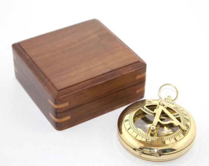 Brass Compass in Wooden Box Ksk3021